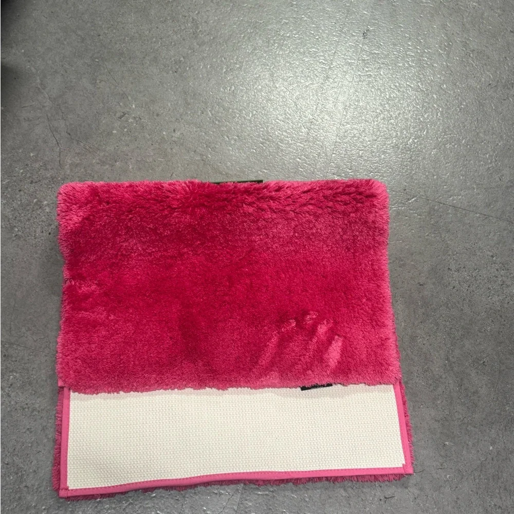 Kate Spade 20X32 Vibrant Pink Bath Mat